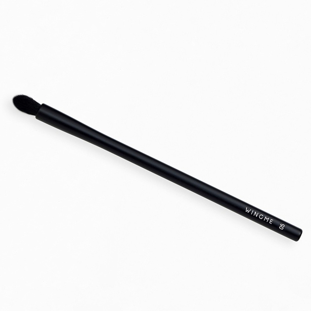 🆕 Wing Me Cosmetics 05 Tapered Blending Eyeshadow Brush
